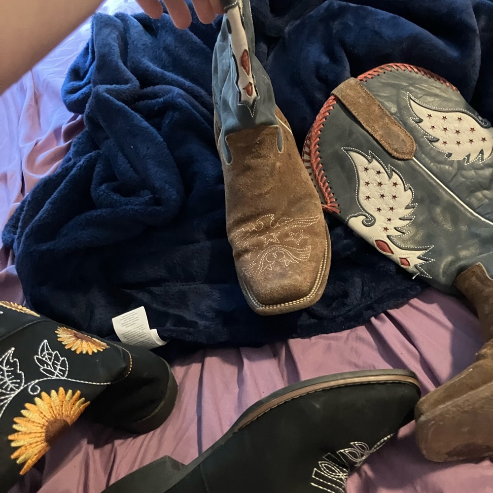 Tony Lama Brown Western Cowboy Boots with Intricate Stitching
